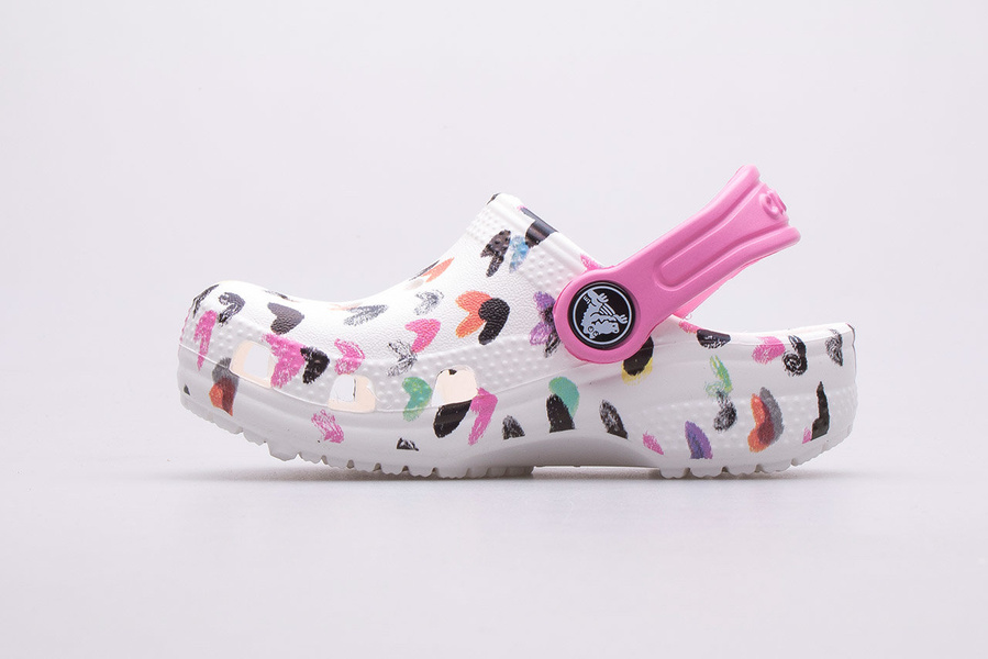 Chodaki CROCS CLASSIC HEART CLOG KIDS 207000-100
