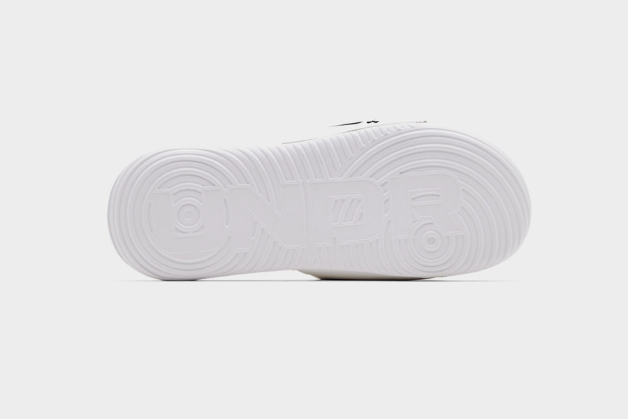 Klapki męskie Under Armour 3024434-100 40