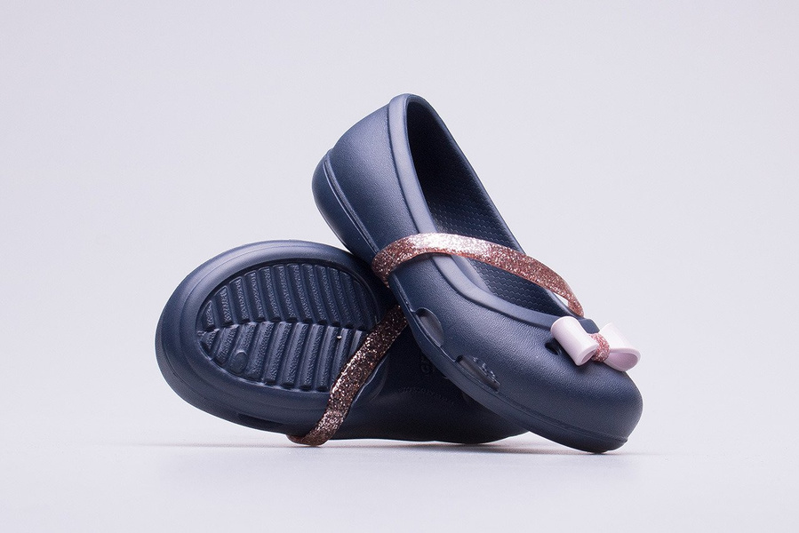 Baleriny Crocs Lina Charm Flat 205529-410