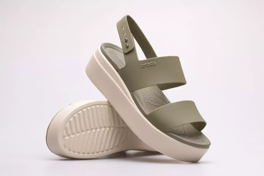 Sandały damskie Crocs Brooklyn Low Wedge 206453-2YI