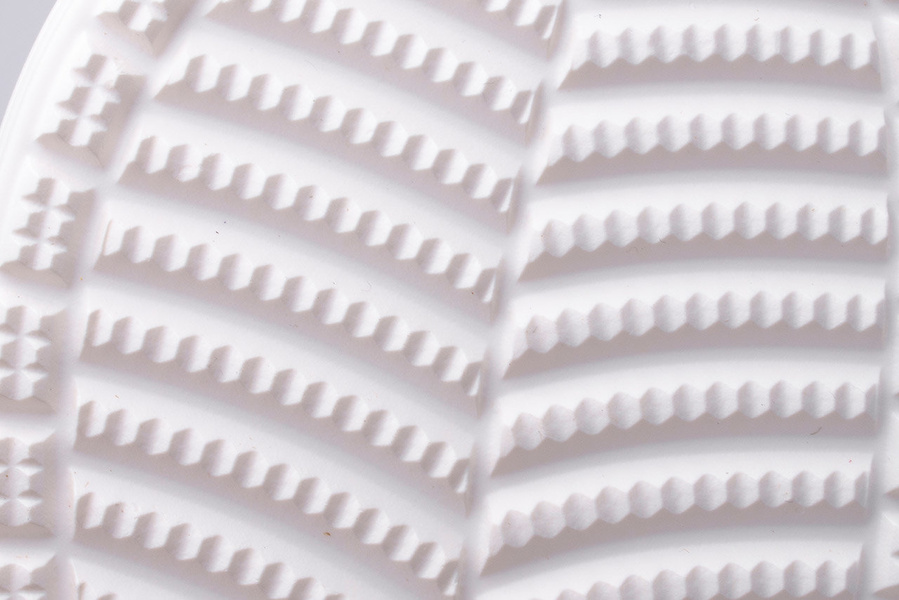 Klapki CROCS CLASSIC SANDAL 206761-100