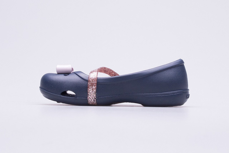 Baleriny Crocs Lina Charm Flat 205529-410